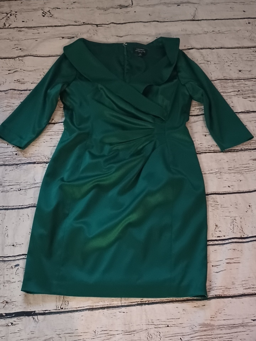 Tahari Emerald Green Crossover Neckline 3/4 Sleeve Occasion Dress 12P